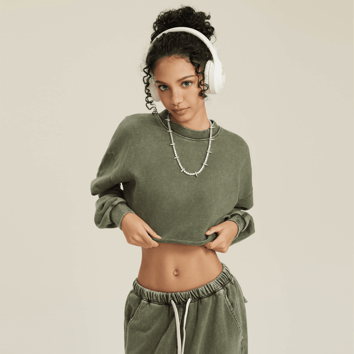Washed Raw-Edge Cropped Crew Neck Sweatshirt
