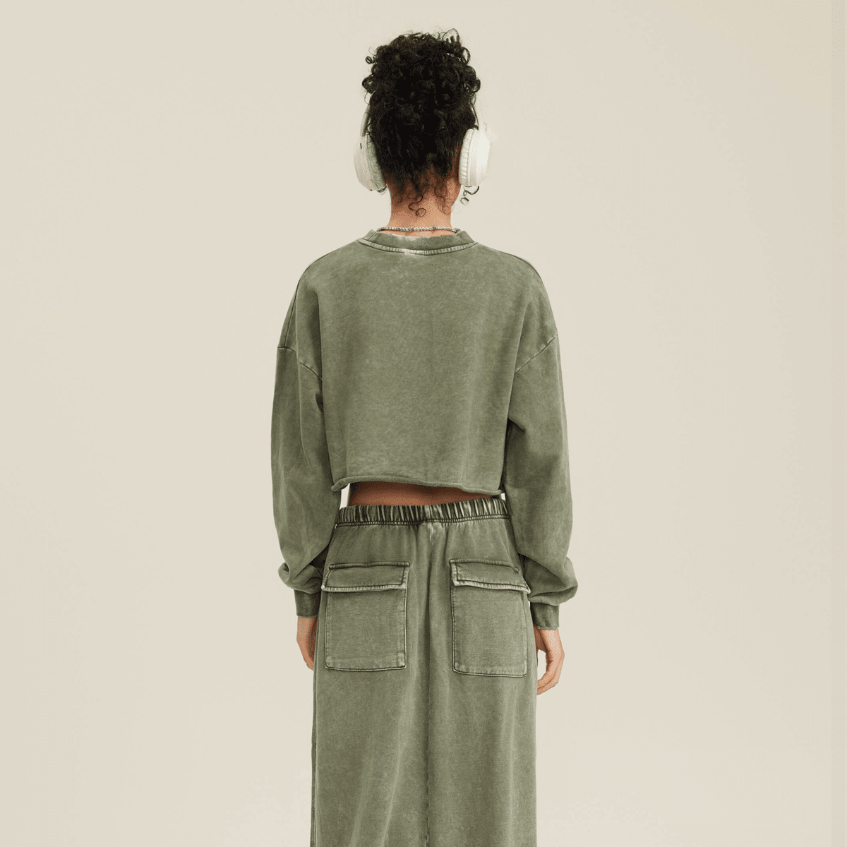 Washed Raw-Edge Cropped Crew Neck Sweatshirt