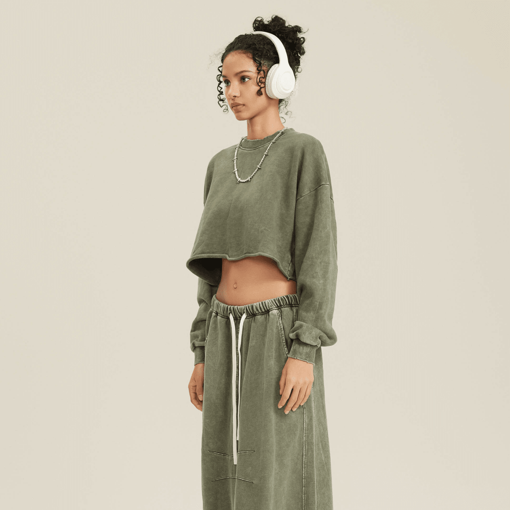 Washed Raw-Edge Cropped Crew Neck Sweatshirt